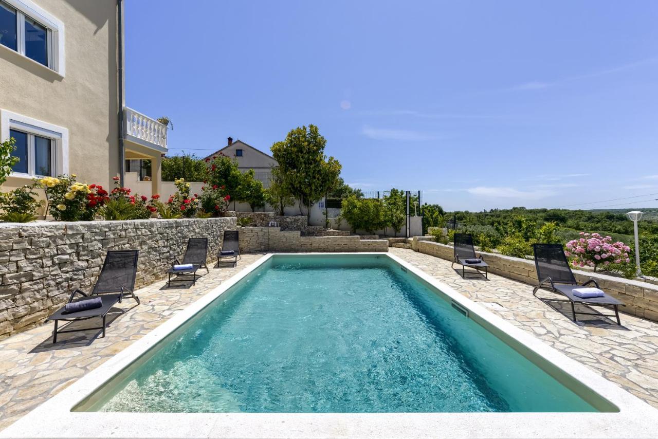 Ražanac Haus Lilli Mit Pool 아파트 외부 사진