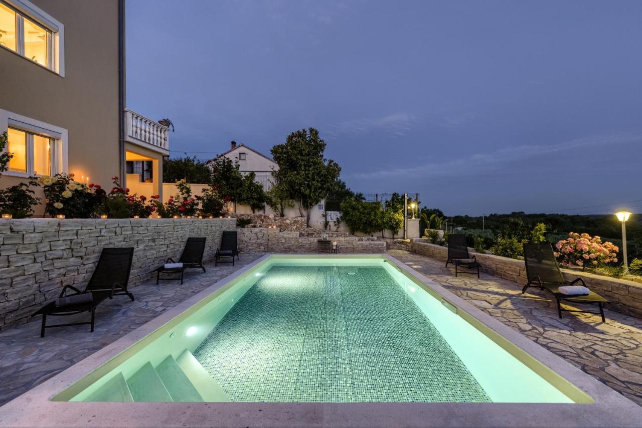 Ražanac Haus Lilli Mit Pool 아파트 외부 사진
