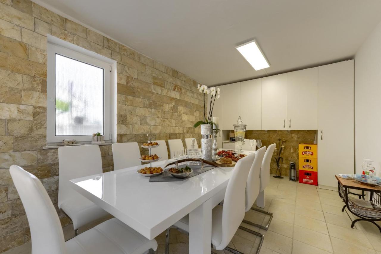 Ražanac Haus Lilli Mit Pool 아파트 외부 사진